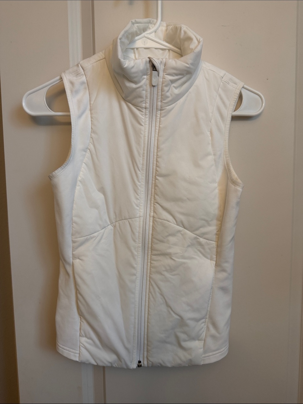 Lululemon Women's Quilted Zip-Front Vest - White. Size 4